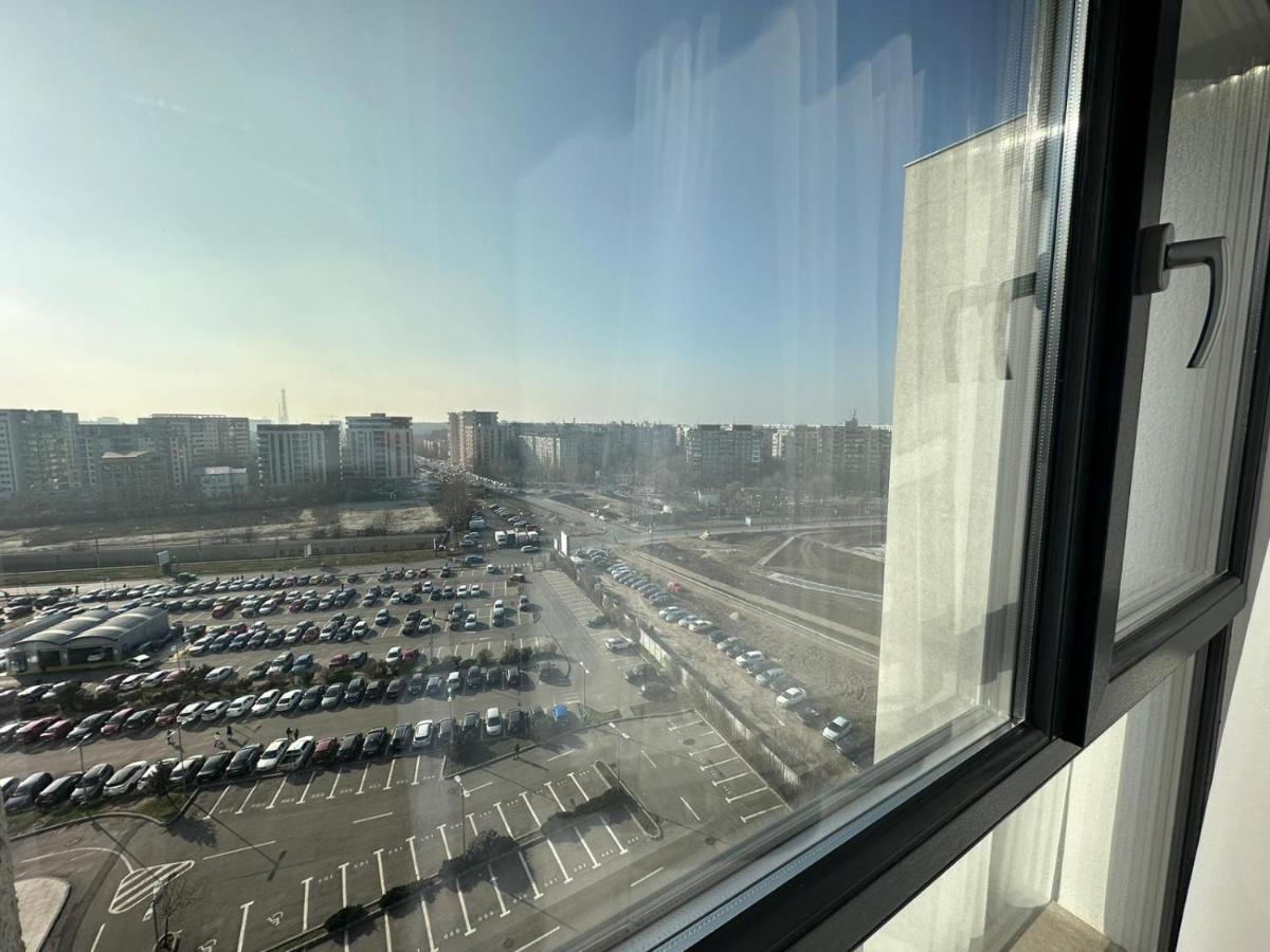 At The Top Plaza Studio Букурещ Екстериор снимка